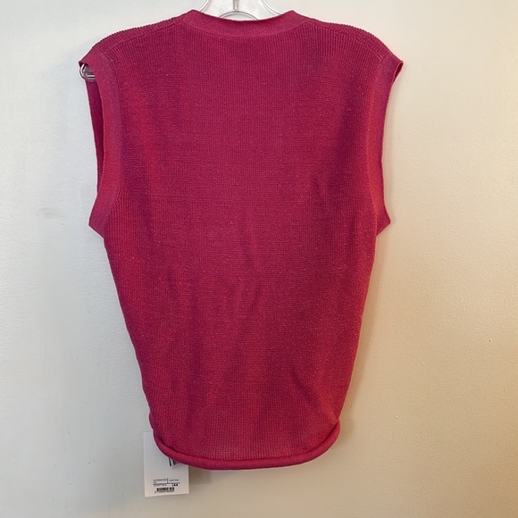 New with tags. Jacquemus sleeveless sweater top. Size 44. - Picture 2 of 7